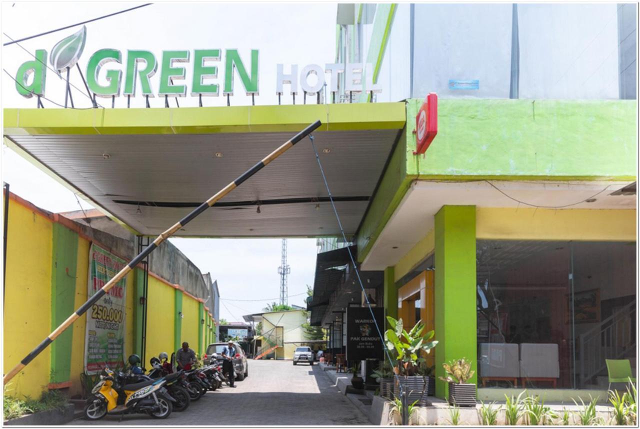 Reddoorz Plus @ Hertasning Area Makassar Esterno foto