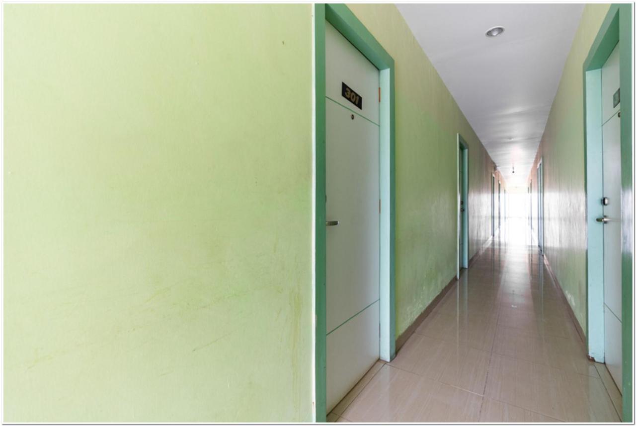 Reddoorz Plus @ Hertasning Area Makassar Esterno foto